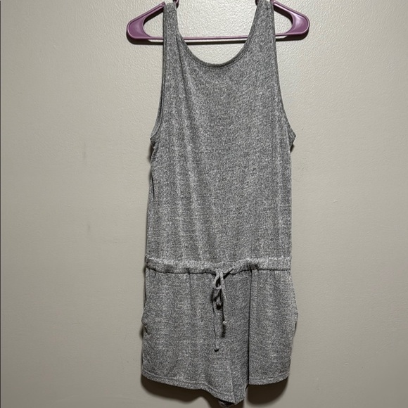 GAP Gray Sleeveless Tie Front tank romper - Picture 1 of 4